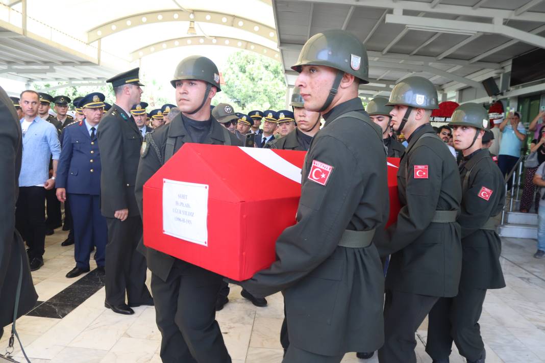 Şehit albaylara son veda! Kızı babasının künyesiyle katıldı gözyaşları sel oldu 5